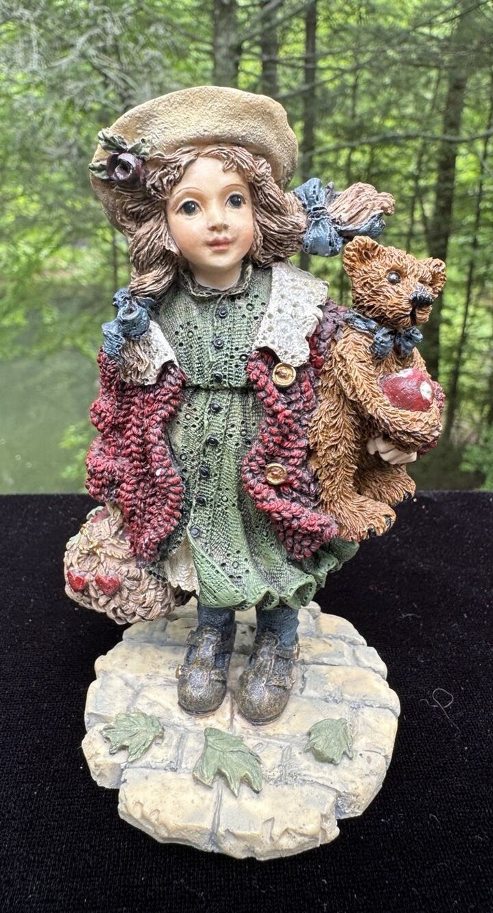 Boyds Yesterdays' Child Candice with Matthew Gathering Apples 1996 Dollstone A72